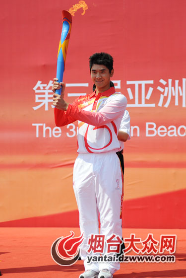 亞沙會火炬今日在煙臺傳遞 奧運冠軍邢傲偉第一棒