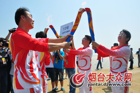 亞沙會火炬今日在煙臺傳遞 奧運冠軍邢傲偉第一棒