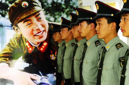 雷鋒:新生中國的青春偶像