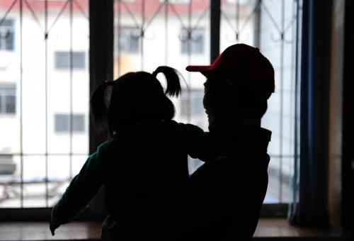 做一只蠟燭，帶給別人光亮和溫暖