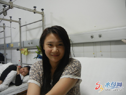 山東龍口“最美女孩”:以身擋車救人匯聚大愛