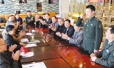 執(zhí)著燃燒的一團(tuán)火——記沈陽軍區(qū)雷鋒生前所在團(tuán)