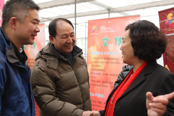 中國日報社赴北京太陽村開展學雷鋒活動