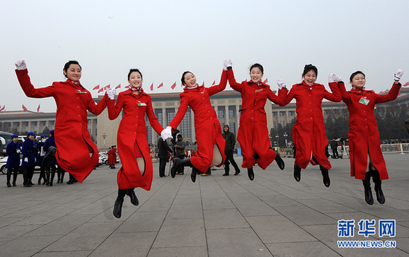 她們因?yàn)楣ぷ髅β抵利愔? style=