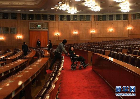 兩會花絮連連看：“換個角度也精彩”