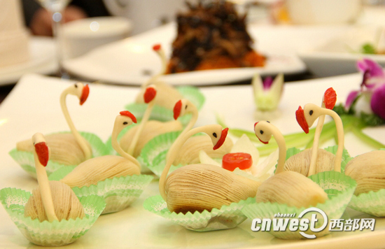 網媒編輯記者西安飯莊遭遇“吃或不吃”的糾結