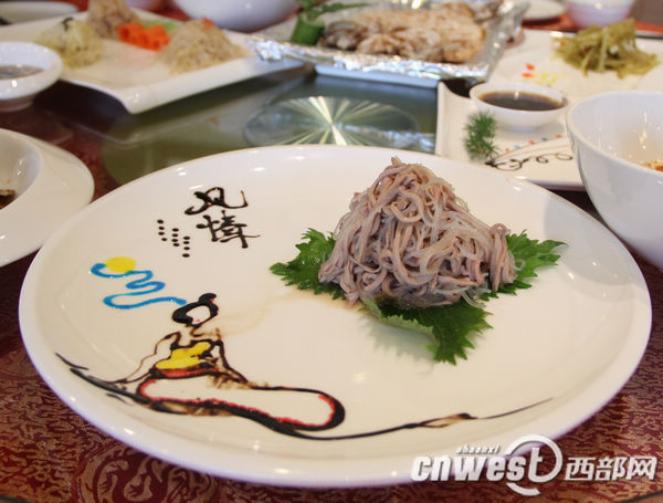 網(wǎng)媒陜西行記者:大唐博相府視聽味覺的三重享受