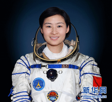 神舟九號三位航天員標(biāo)準(zhǔn)照及簡歷