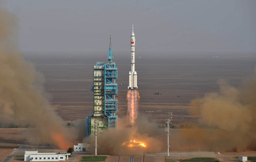 神舟九號飛船發射成功