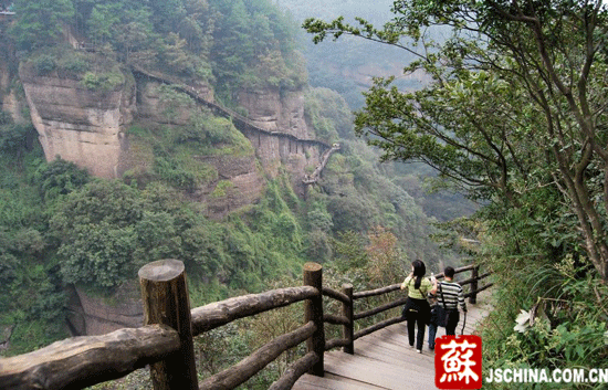 劍門關蜀道三國文化景點漸受熱捧