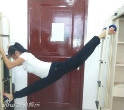 都是強人！各種彪悍一字馬絕招PK