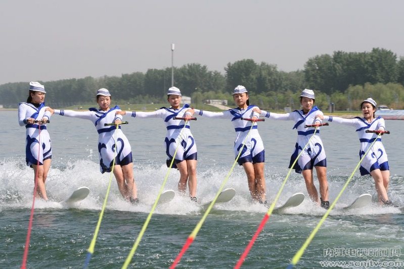 中美澳藝術(shù)滑水對(duì)抗賽