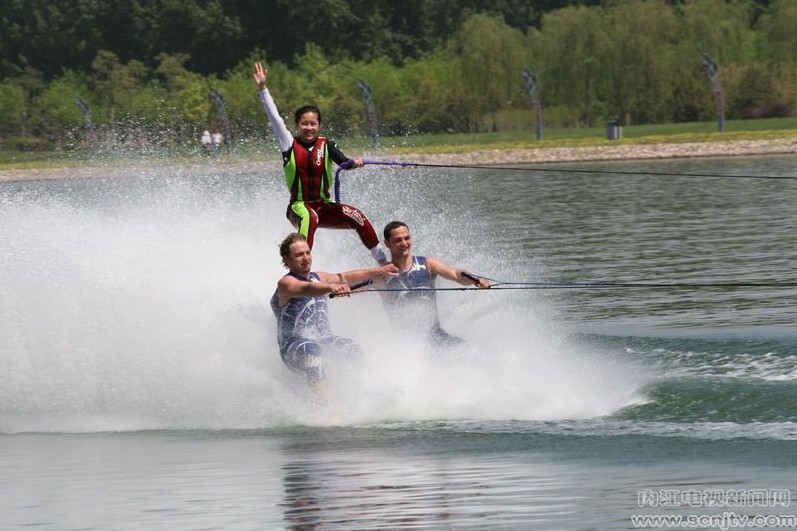 中美澳藝術(shù)滑水對(duì)抗賽
