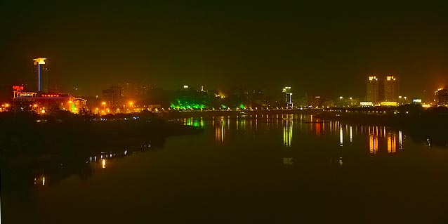 內(nèi)江城市建設(shè)新景(沱江沿岸景觀)