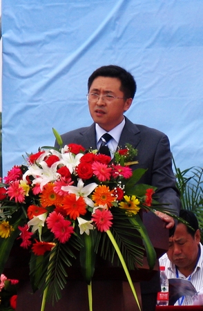 “魅力蘭山杯”2011中美澳藝術(shù)滑水對抗賽臨沂開賽