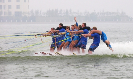 “魅力蘭山杯”2011中美澳藝術滑水對抗賽臨沂開賽