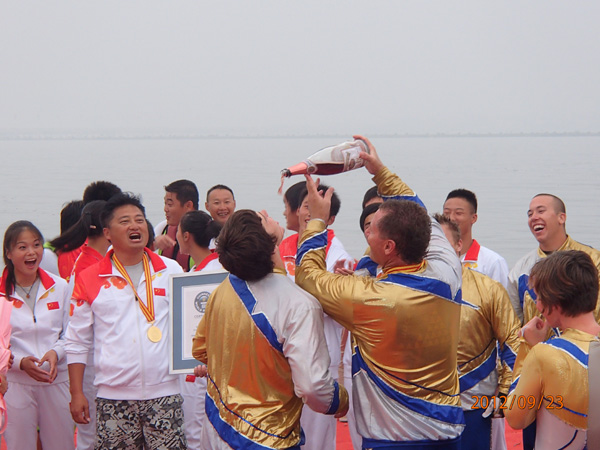 2012年藝術(shù)滑水吉尼斯世界紀(jì)錄挑戰(zhàn)賽精彩瞬間