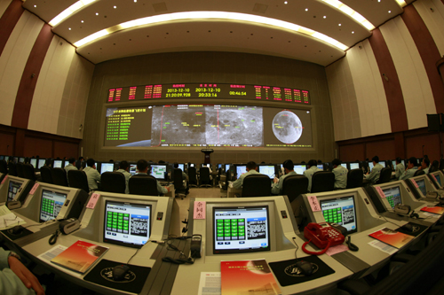 嫦娥三號成功實(shí)施環(huán)月降軌控制