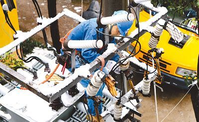大范圍雨雪降溫基本結束 京滬高鐵正恢復停運車