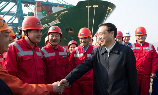 李克強在江蘇上?？疾? style=