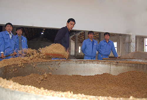 古井貢酒:精益求精 嚴把質(zhì)量關(guān)
