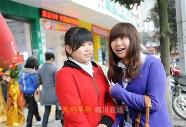 “手電筒女孩”退學打工