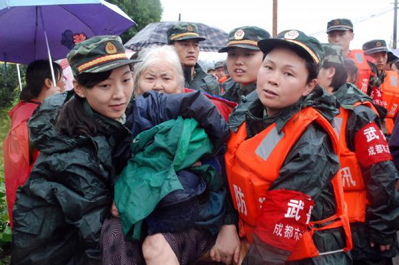 武警數(shù)萬官兵三年援建汶川血脈相連樹豐碑