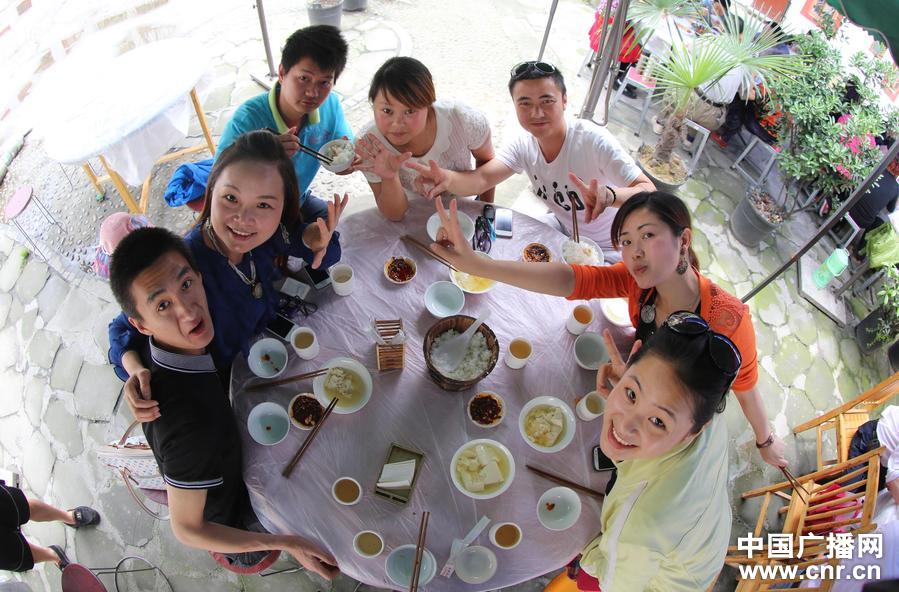 四川汶川地震5周年：映秀五一迎來(lái)旅游高峰