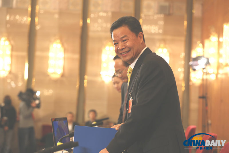 全國政協(xié)十二屆一次會議新聞發(fā)布會舉行