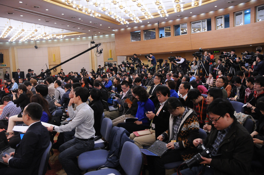 《國(guó)務(wù)院機(jī)構(gòu)改革和職能轉(zhuǎn)變方案》有關(guān)內(nèi)容和考慮答記者問(wèn)