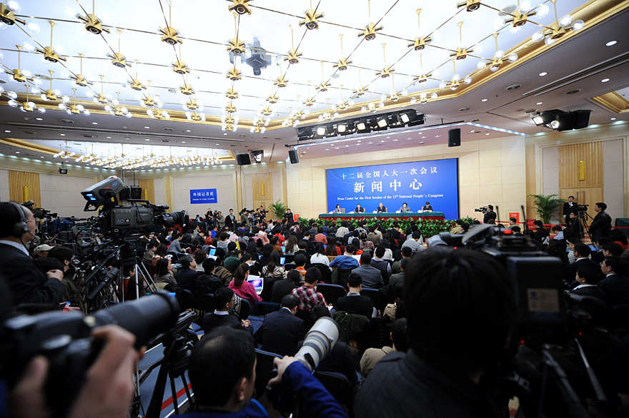 民政部就“保障基本民生，發(fā)展社會服務(wù)”答記者問