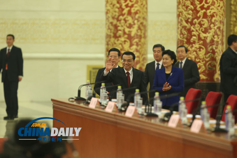 李克強會見中外記者