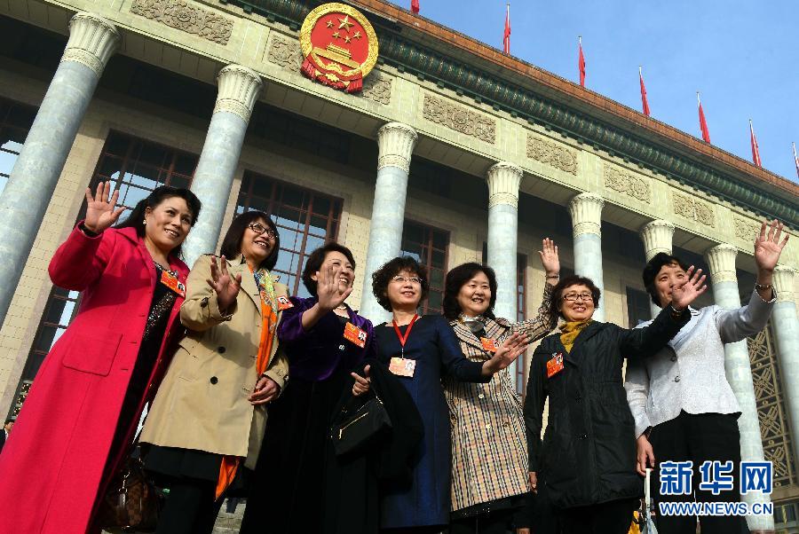 節(jié)日履職的女委員們