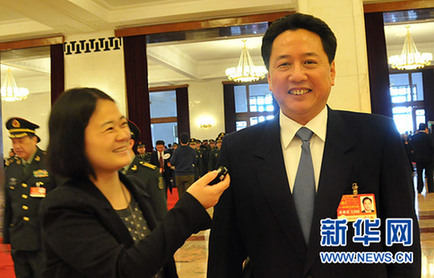 大會堂里“堵”省長