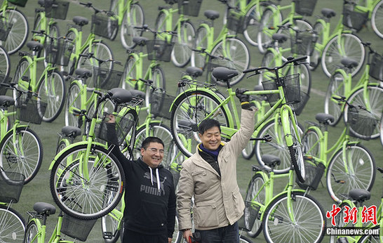 濮存昕陳光標倡導自行車出行