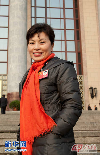 兩會廣角鏡:廣場上的捕捉鏡頭