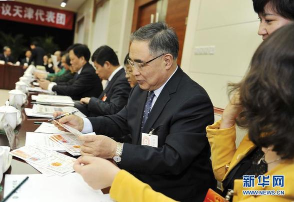 兩會花絮連連看:“換個角度也精彩”