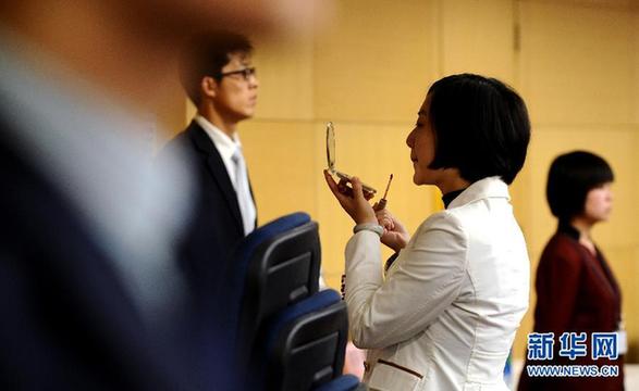 兩會花絮連連看:“換個角度也精彩”