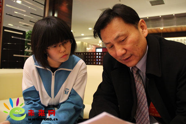 北京學生到代表委員駐地呼吁改善環境質量