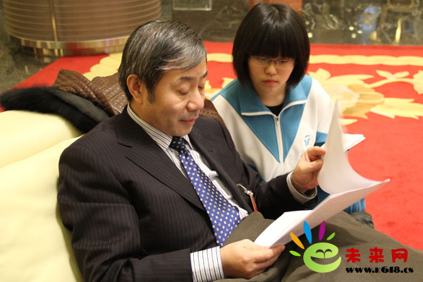 北京學生到代表委員駐地呼吁改善環境質量