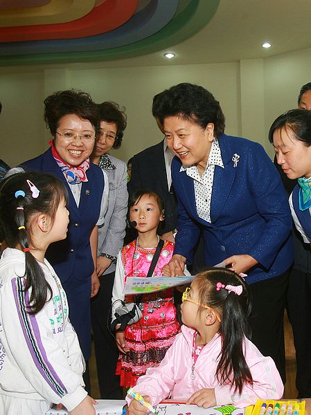 中國國務院產生新一屆領導集體