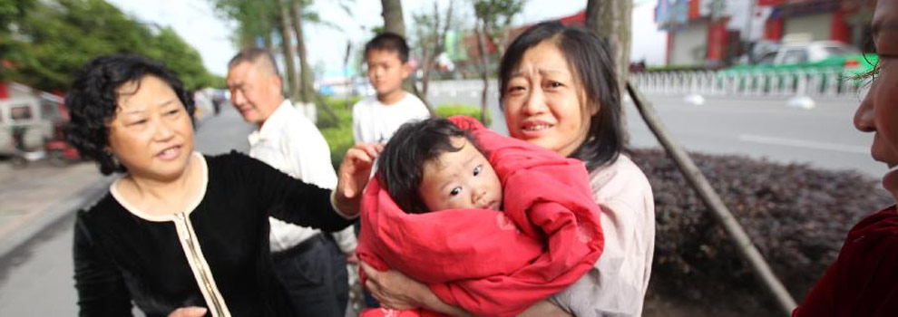 四川雅安發生7．0級地震 現場直擊