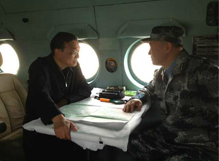 李克強乘專機赴四川雅安地震災區