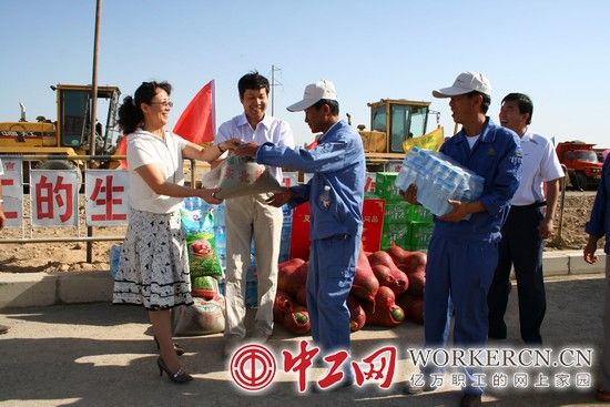 嘉峪關市總工會主席梁曉梅:鋼城職工的“娘家人”