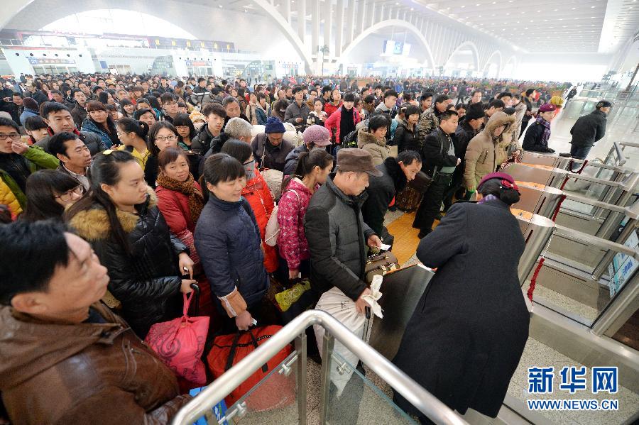 客流高峰漸至 實拍各地全力備戰春運