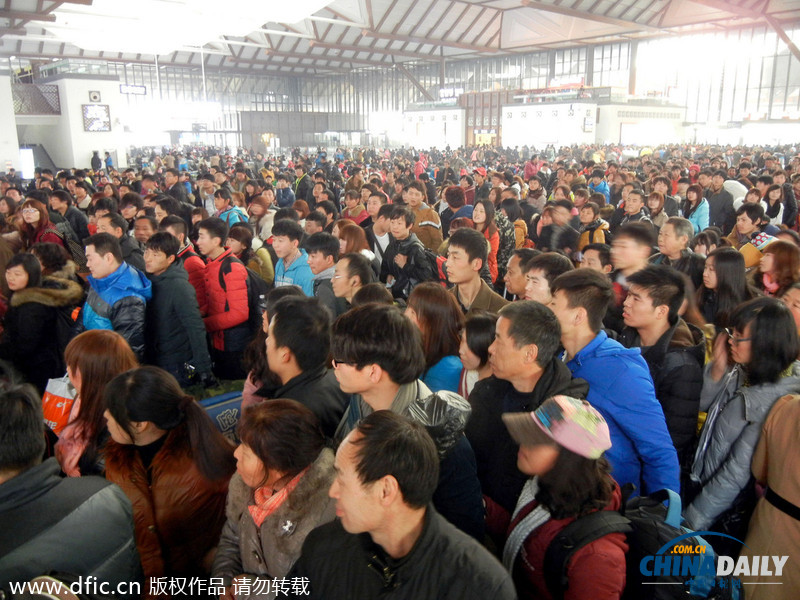 2014年春運(yùn)大幕即將開(kāi)啟 火車(chē)站迎來(lái)客流高峰