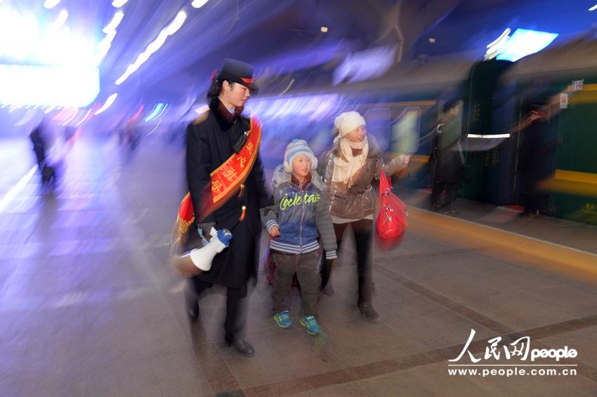 2014年春運(yùn)拉開(kāi)序幕 北京鐵路局首趟臨客開(kāi)行