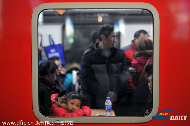 春運表情：回家路上的孩子們