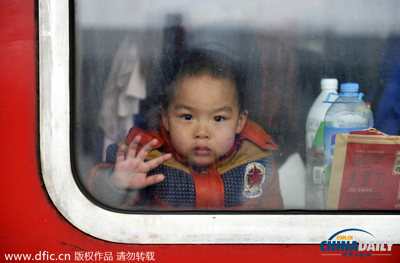 春運表情：回家路上的孩子們