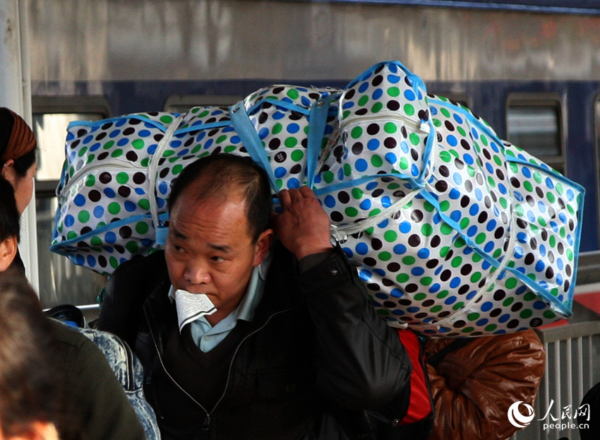 咬在嘴里的春運